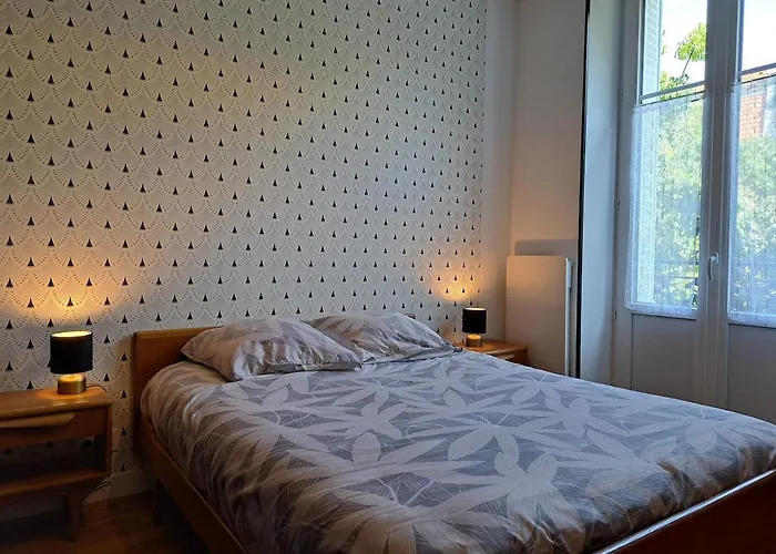 Art Nouveau & Thermal - F2 Paisible De Qualite Apartamento *